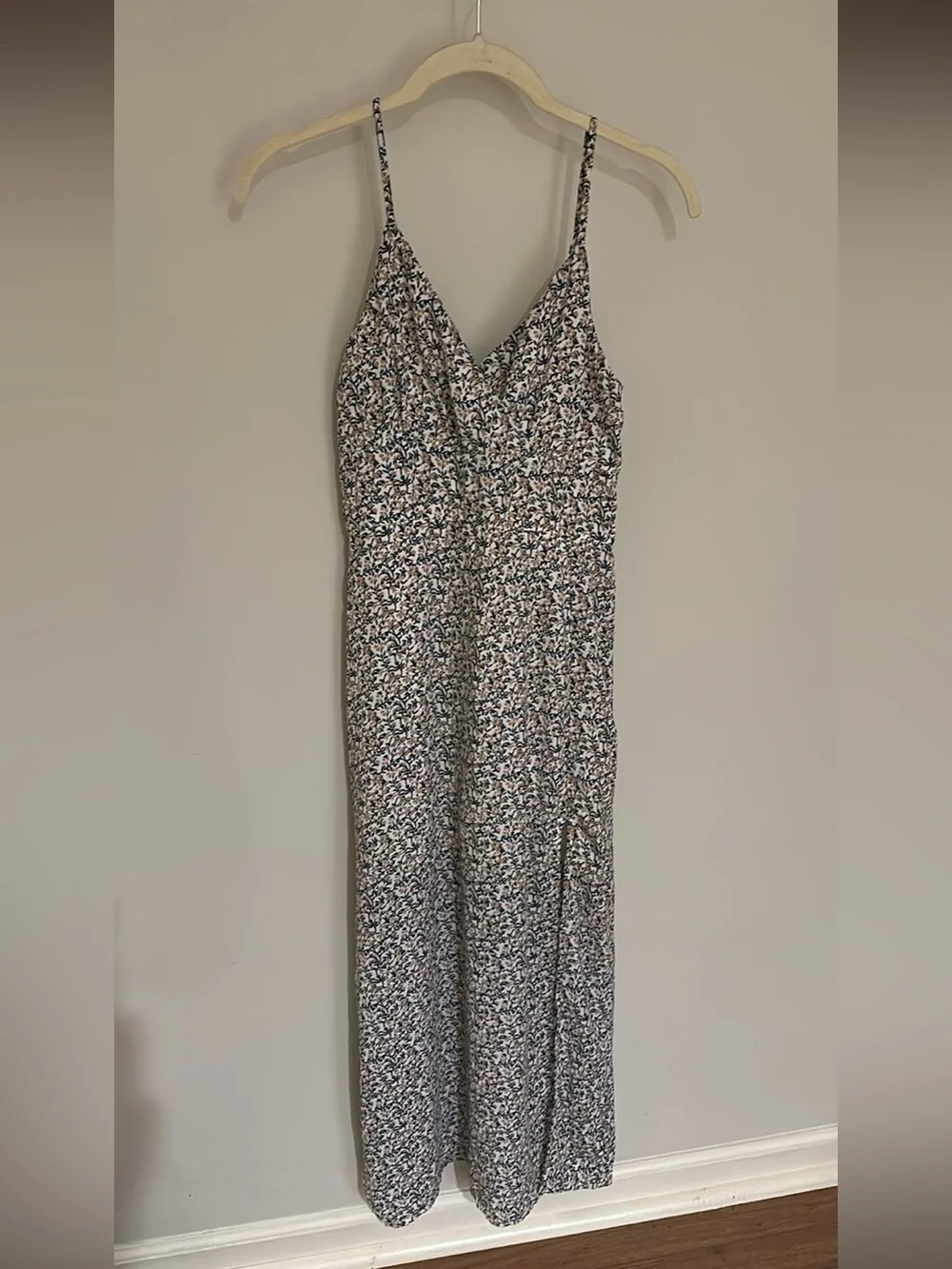 Abercrombie & Fitch Floral V-Neck Spaghetti Strap Maxi Dress - Blue & White